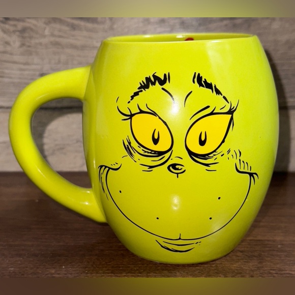 Super Cute Dr. Seuss GRINCH Naughty Or Nice Oval Ceramic 18oz Mug - NEW - Picture 1 of 10